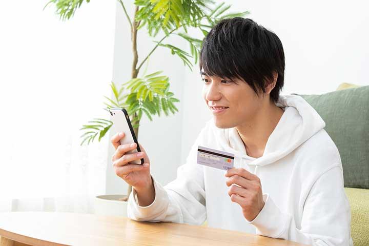 クレジットカードは何歳から 未成年 18歳でもカードを作れるの Mycard 三菱ufjニコス